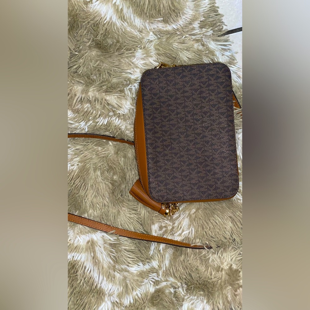 MICHAEL MICHAEL KORS
Ginny Medium Logo Stripe Crossbody Bag - Picture 3 of 3
